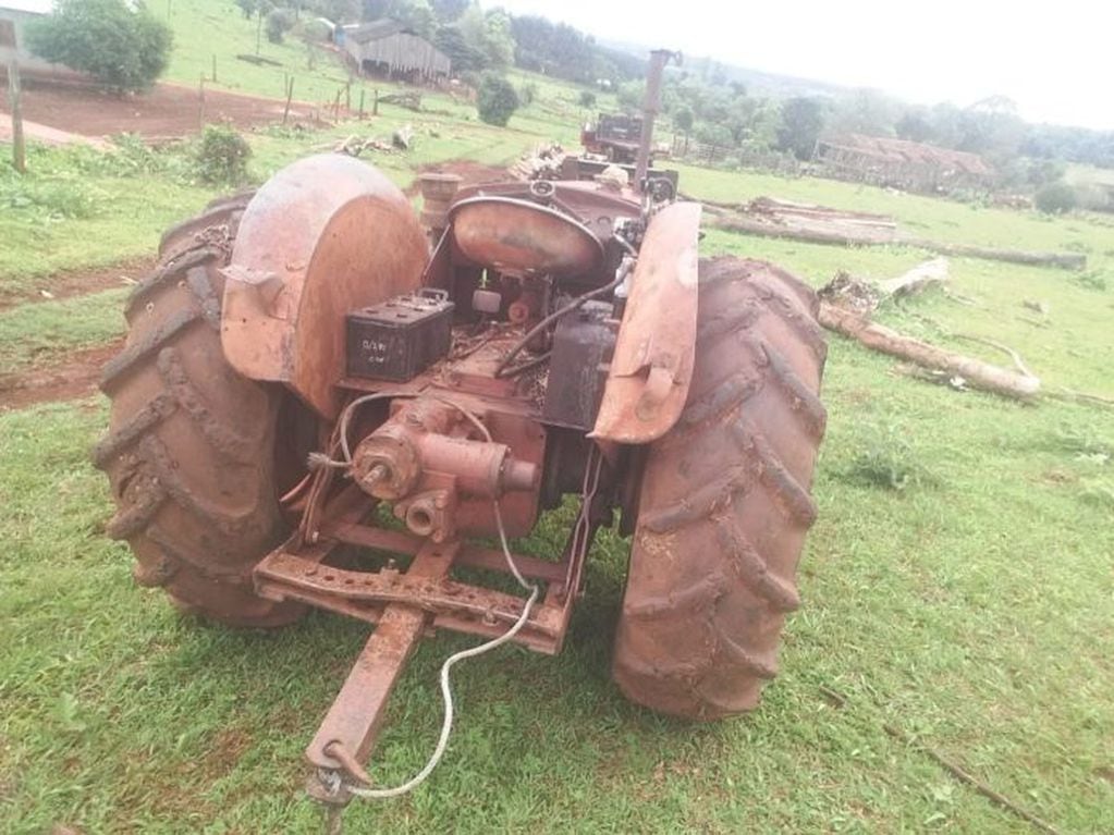 La AFIP le retuvo un tractor y ahora le pide 800 mil para devolvérselo.