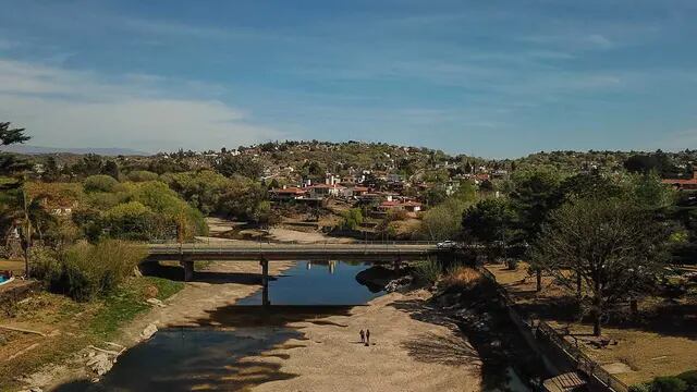 Fotos aéreas con drone de la sequía en el Lago San Roque de Carlos Paz