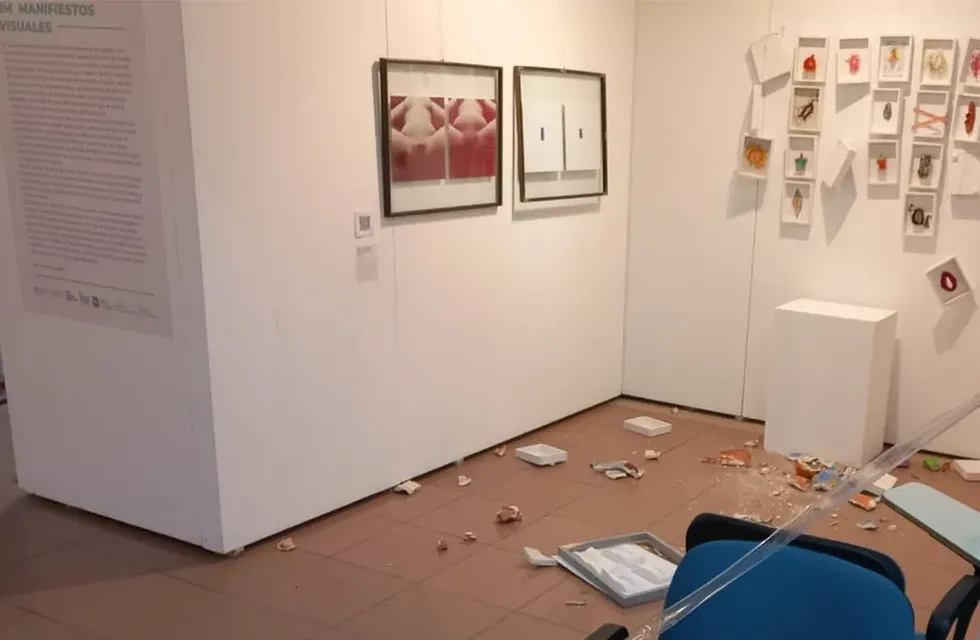 Un profesor de la Facultad de Derecho de la UNCuyo participó del violento ataque a la muestra de arte.