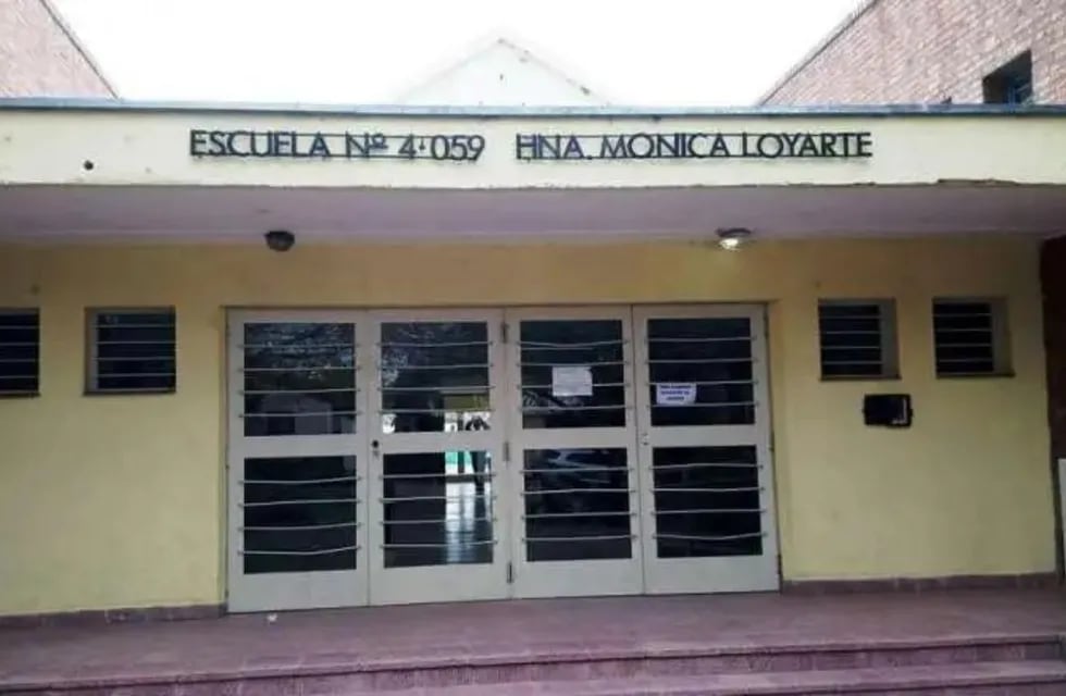 Dos alumnas secundarias de la escuela N°4-059 Hermana Mónica Loyarte de San Carlos denunciaron a un profesor por abuso sexual.