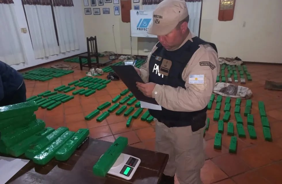Secuestran millonario cargamento de marihuana en San Javier.
