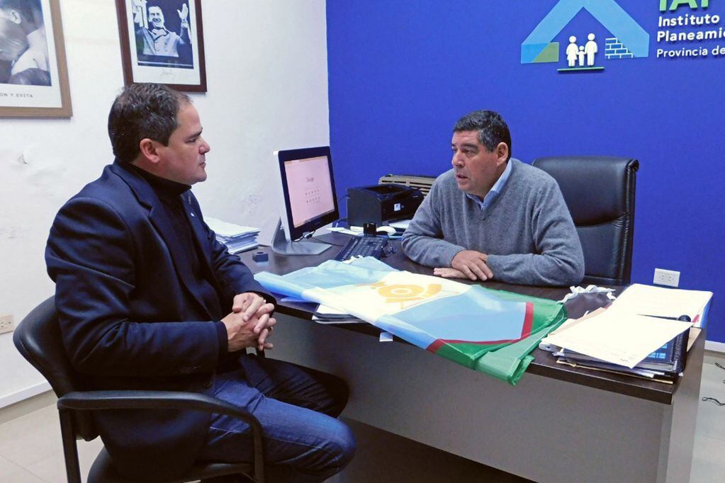 Vicepresidente del IAPV, Marcelo Báez - Intendente, Leonardo Hassell.
