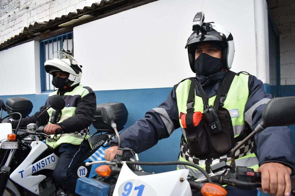 Policías patrullarán las calles de Salta con cascos con video cámaras
