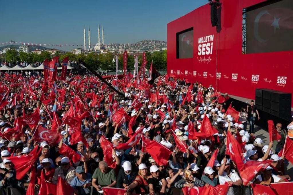 Masiva protesta en Estambul contra la presidencia de Erdogan.