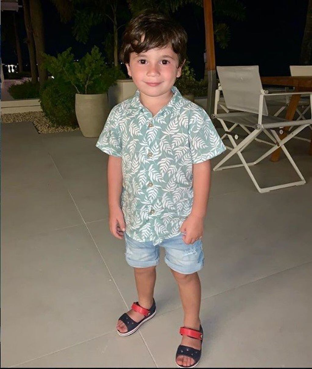 Mateo, el más desfachatado de los hermanos Messi, posando durante las vacaciones en El Caribe. (Instagram)