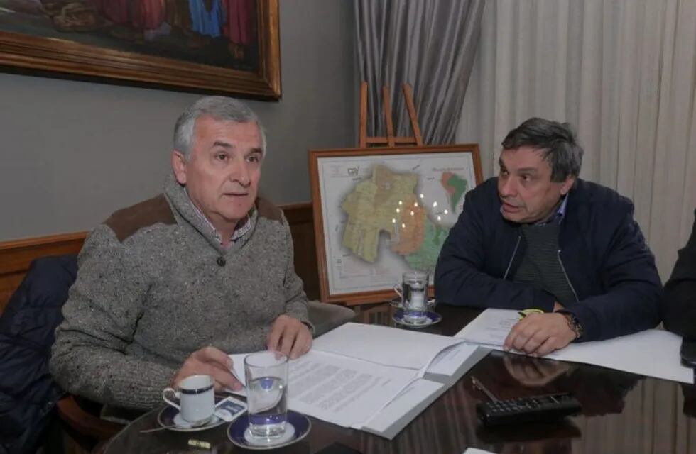 El gobernador Morales y el rector Tecchi, en reunión.