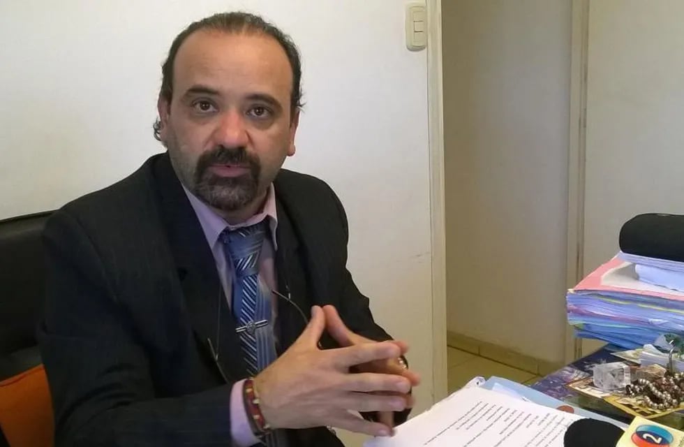 El fiscal de Instrucción Alejandro Peralta Ottonello imputó a un agente de la Policía Judicial de Córdoba.