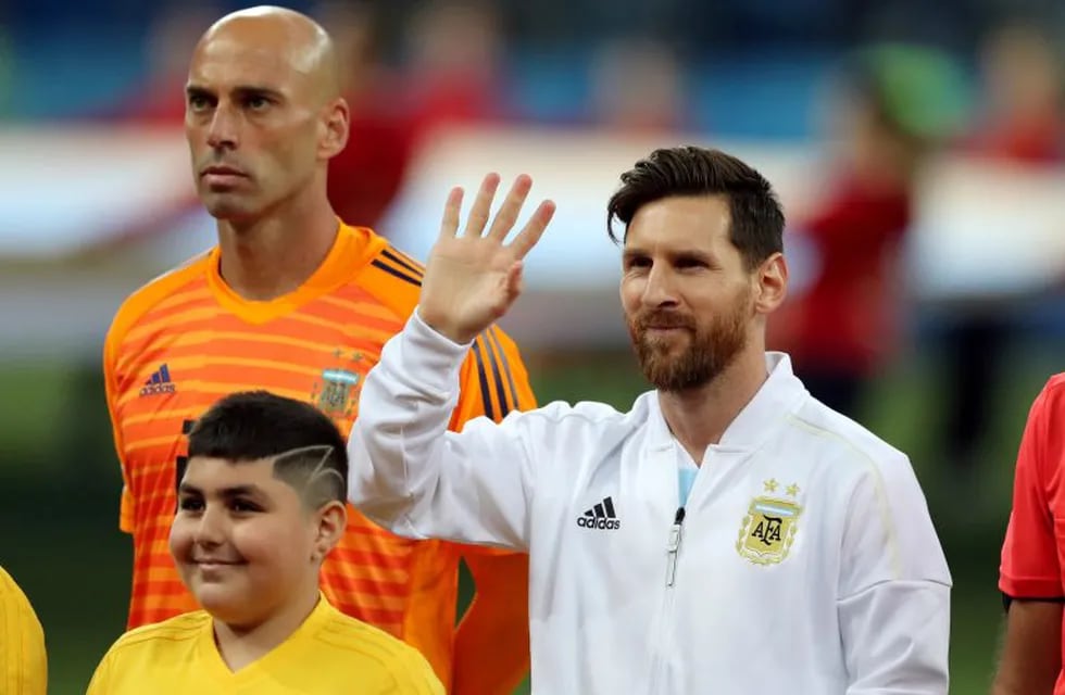 Messi junto a Caballero. Foto: Iván Alvarado (REUTERS)