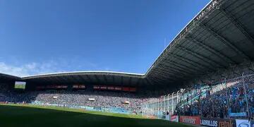 La postal de los más de 18 mil hinchas de Belgrano en el estadio La Pedrera en Villa Mercedes, San Luis