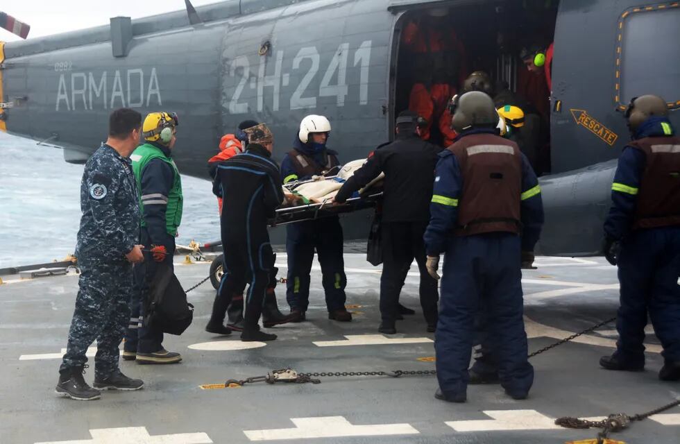 Rescataron a un tripulante herido cerca de las islas Georgias del Sur