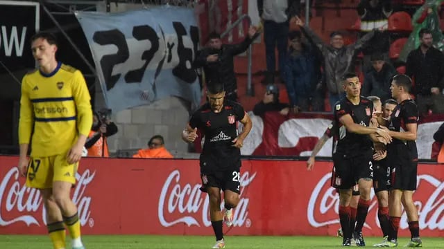 Un gol del cordobés Javier Correa le complicó a Boca la clasificación a cuartos.