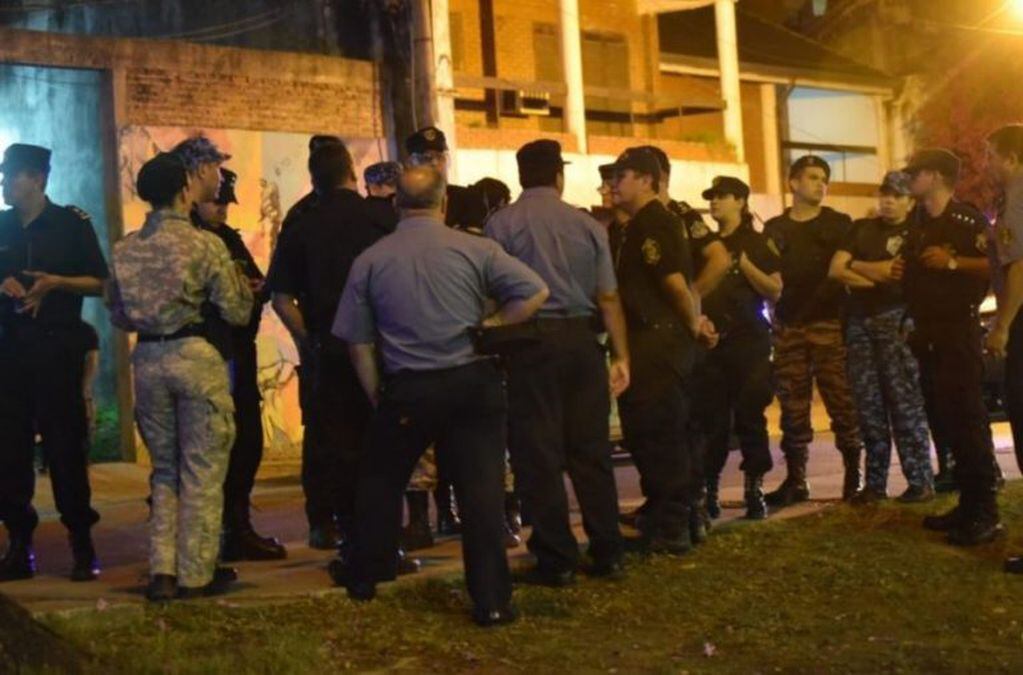 Se realizaron varios controles policiales en el centro correntino. (Foto: Corrientes Hoy)