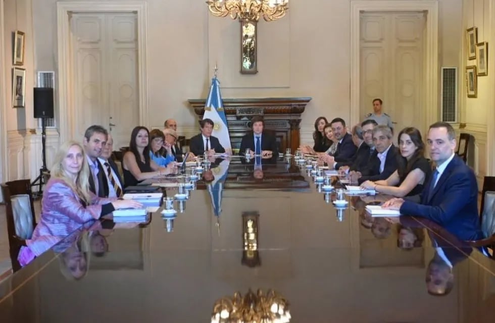 La primera reunión de gabinete del gobierno de Javier Milei (Archivo).