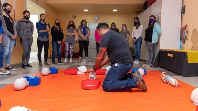 Se realizó en Soldini un curso de RCP para docentes