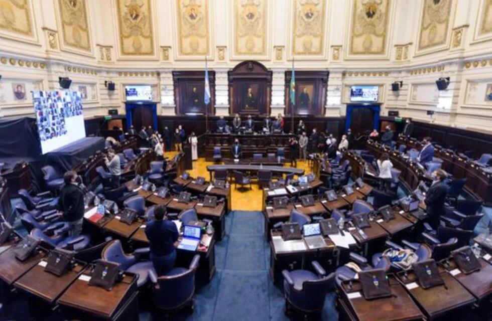 La Legislatura de la Provincia de Buenos Aires aprobó la re reelección de los intendentes bonaerenses. Foto Vía País.