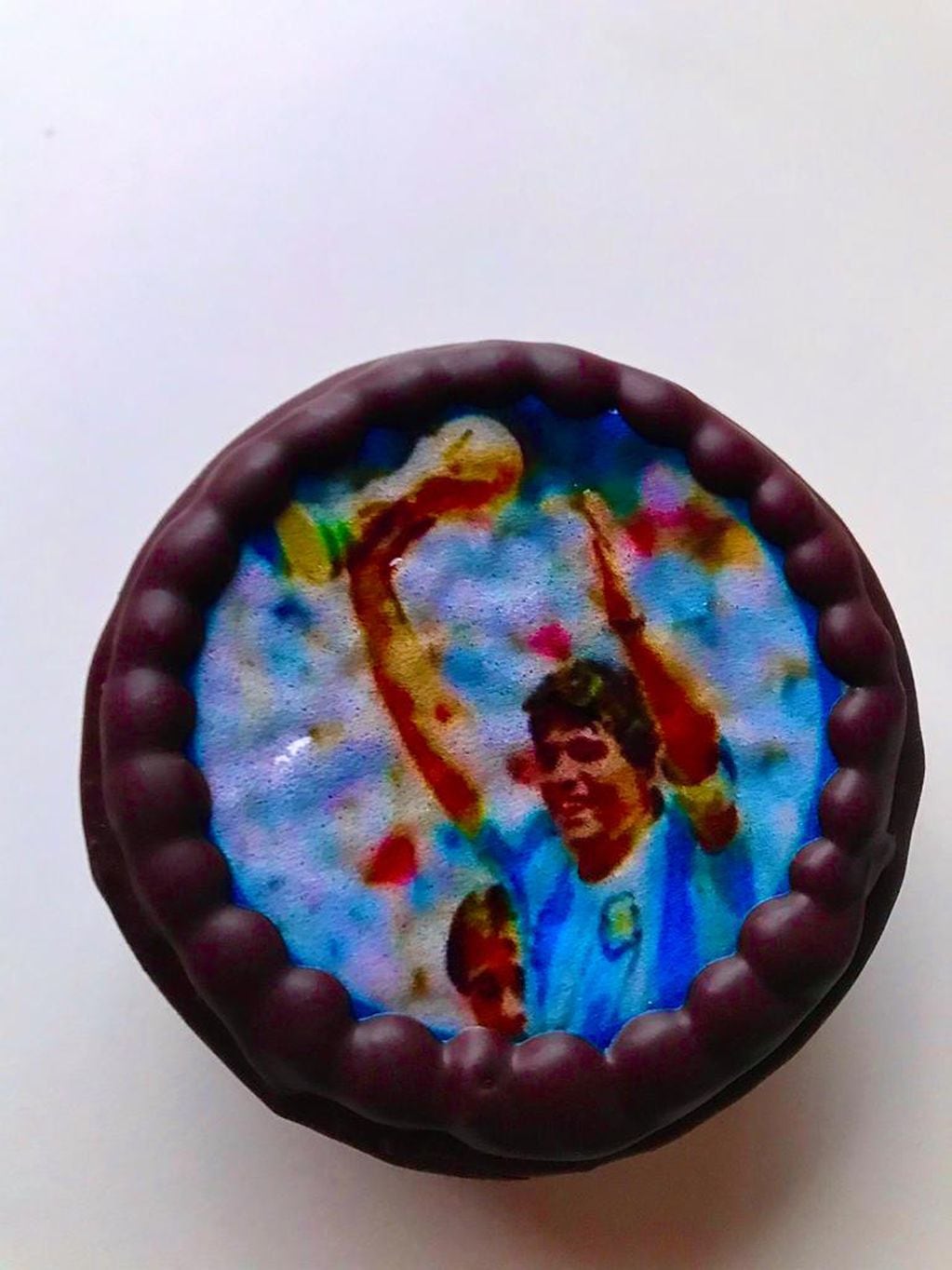 Para el último cumple de Diego Armando Maradona, Di Betta hizo alfajores con la imagen del Diez Eterno.