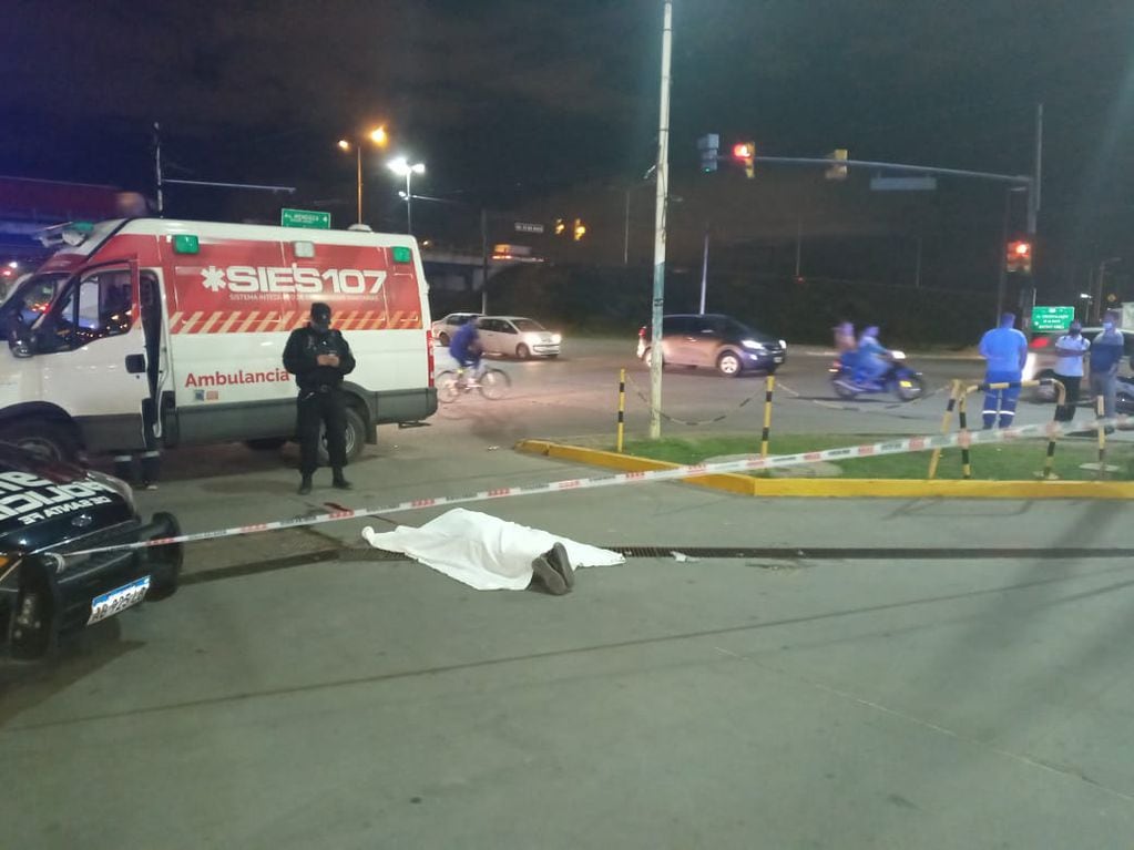 Asesinaron a balazos a un hombre en la estación de GNC de Mendoza y Circunvalación.