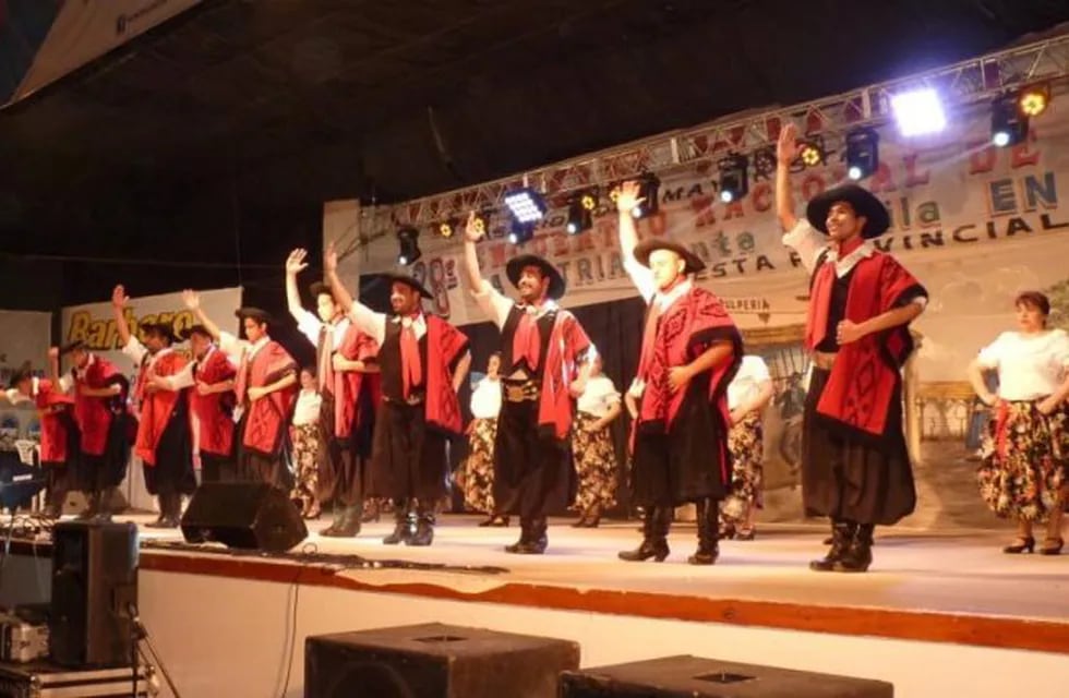 Encuentro Nacional de Folklore en Realicó (Infotec)