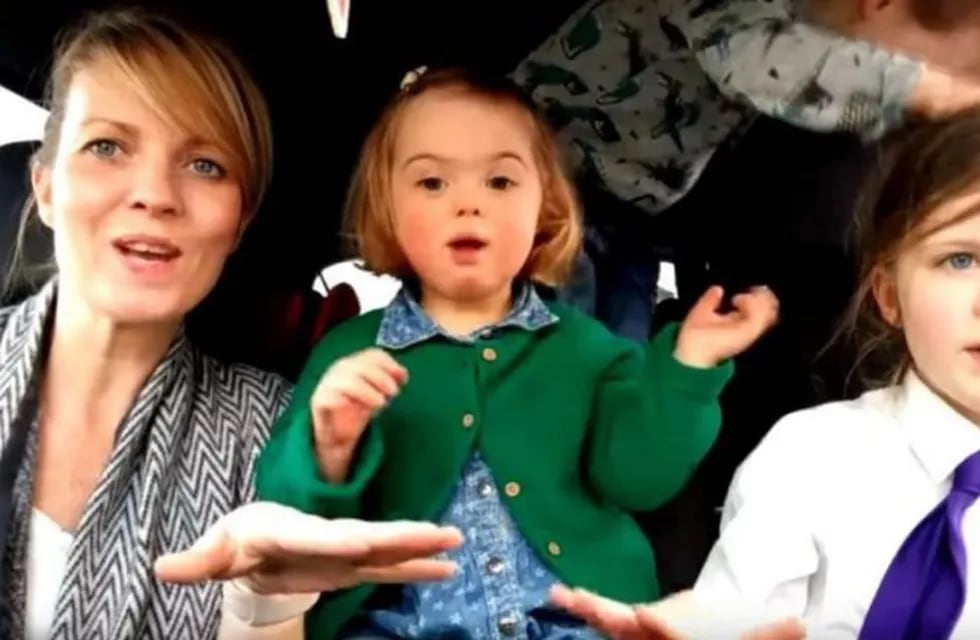 El emocionante video de 50 madres con sus hijos con Síndrome de Down (Foto: Captura)