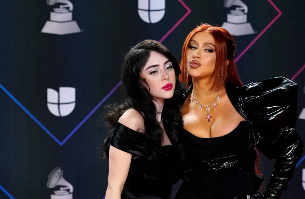 La estadounidense y la autora de "Wapo traketero" compartieron el escenario de la entrega de los premios Grammy Latinos 2021.