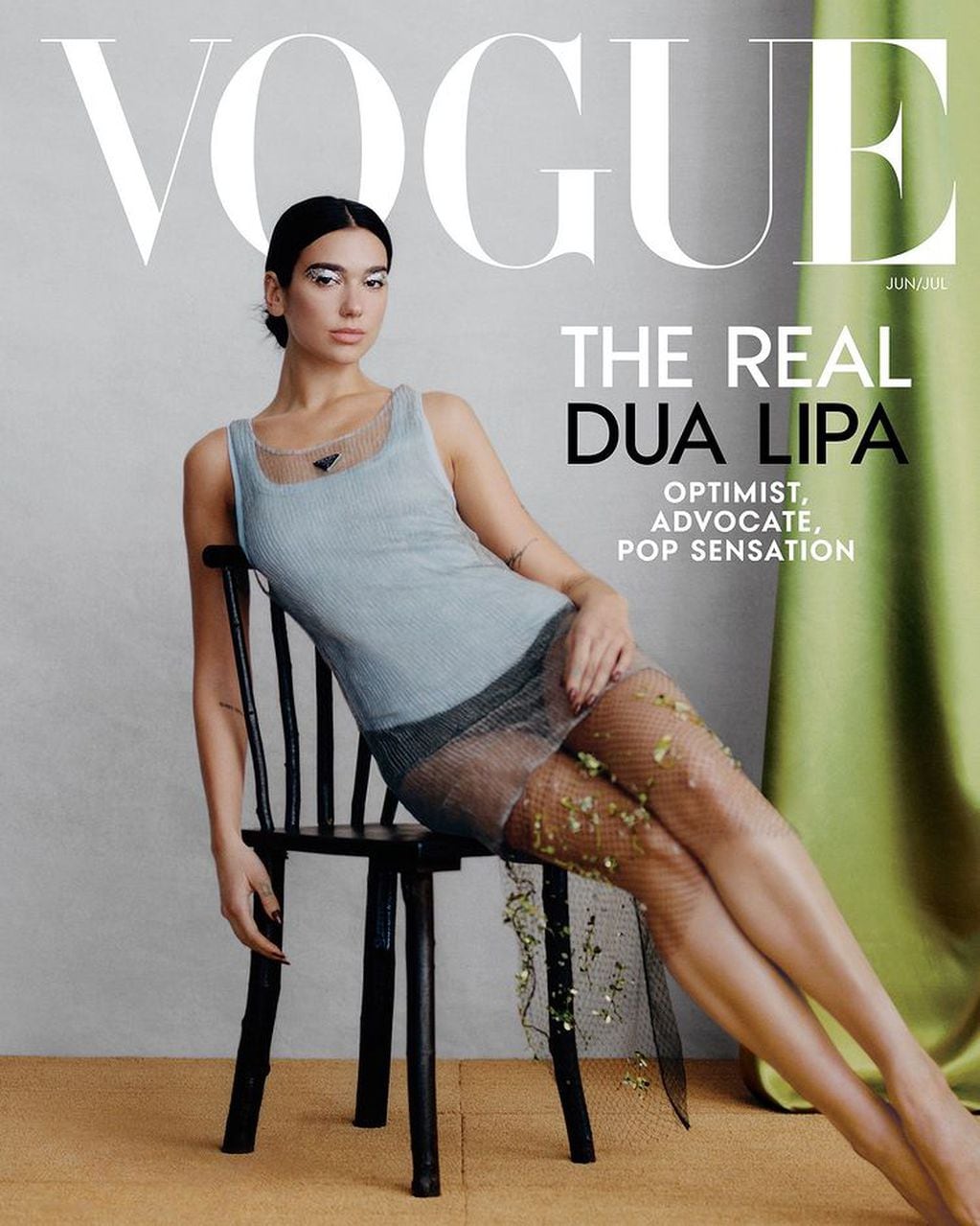 Dua Lipa es portada de la revista Vogue.