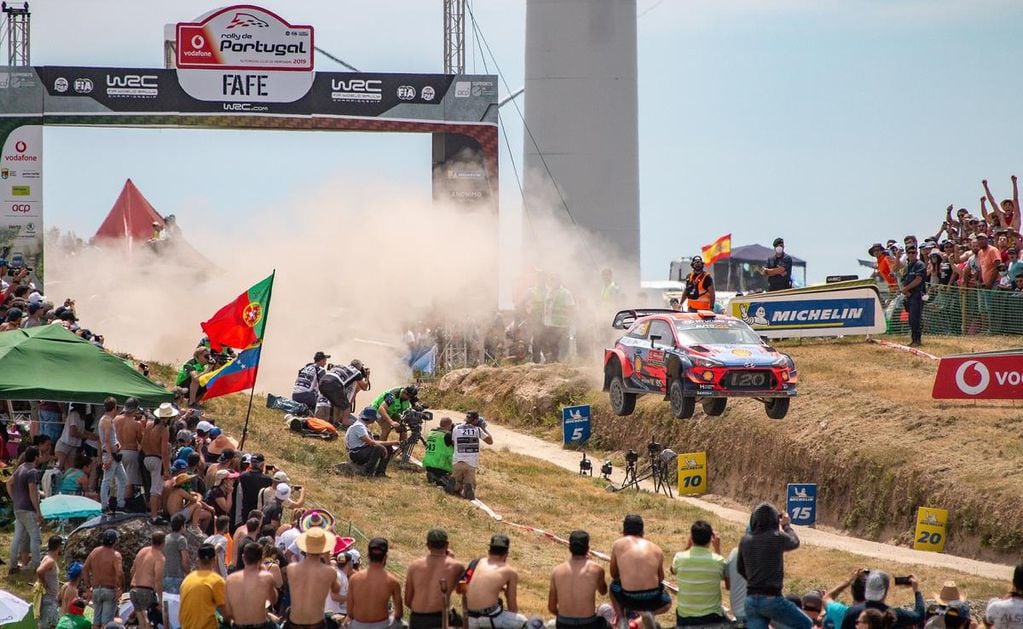 El salto de Fafe, postal emblemática del Rally de Portugal.