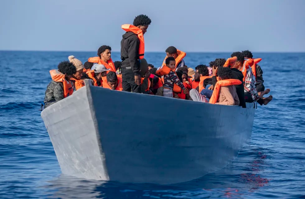 El drama de los inmigrantes africanos que intentan llegar a las costas europeas. Imagen ilustrativa. Foto: AP /Joan Mateu Parra.