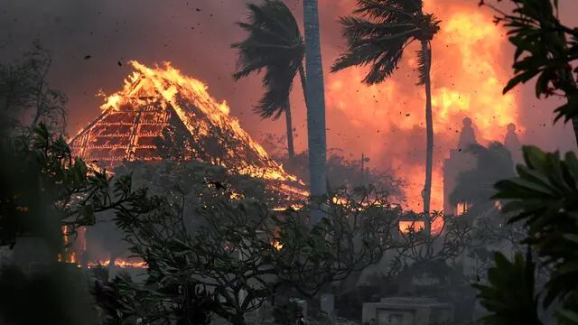 Imágenes de los incendios en la ciudad turística de Lahaina. La antigua capital del Reino de Hawái que quedó prácticamente arrasada. (Matthew Thayer/The Maui News via AP)