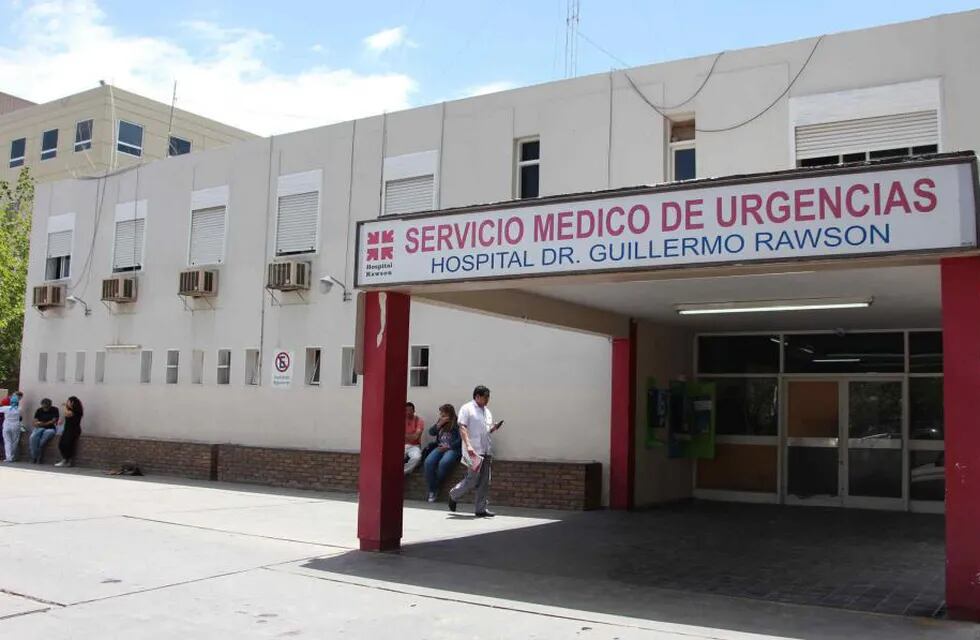 La mujer ingresó al Hospital Rawson por un ACV, murió y fue trasladada a la morgue Covid por error. Imagen de archivo.