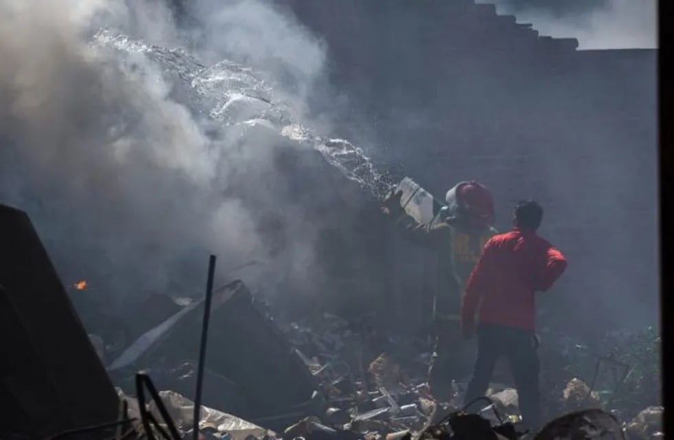 Los bomberos se quedaron sin agua en un incendio en Las Heras