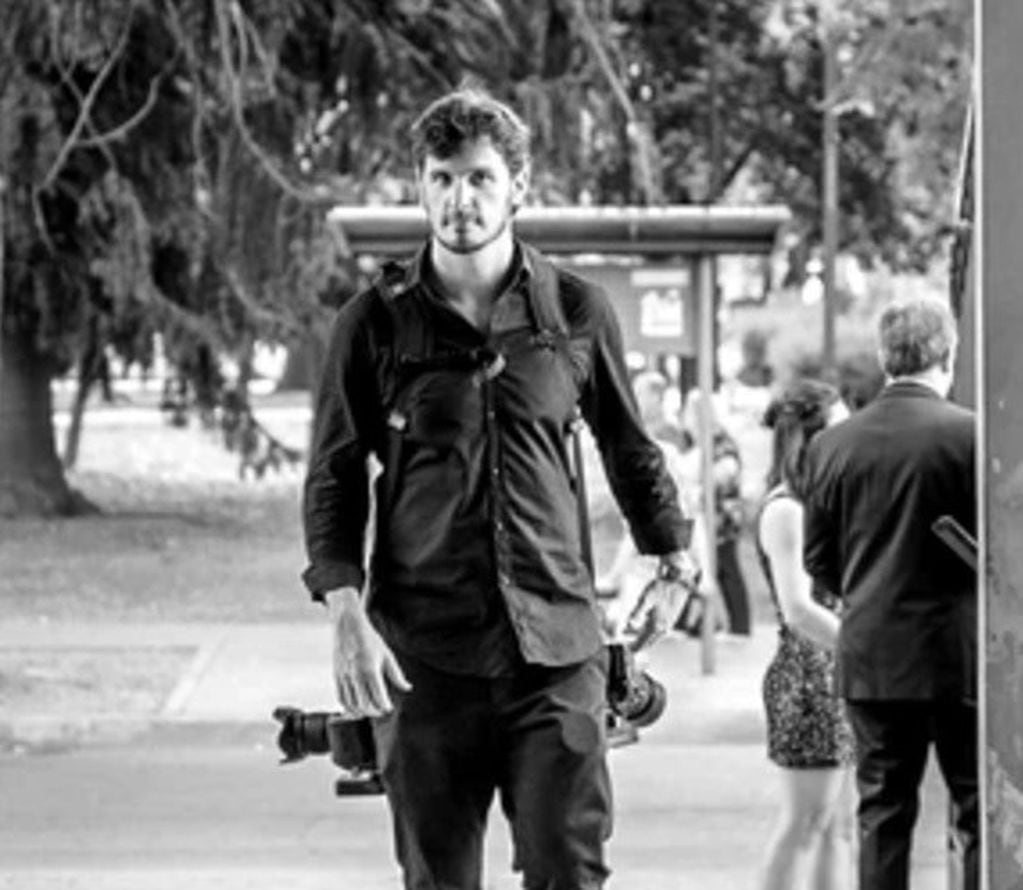 Andrés Preumayr es el fotógrafo que sigue a sol a sombra a los Messi cada vez que vienen a Argentina.