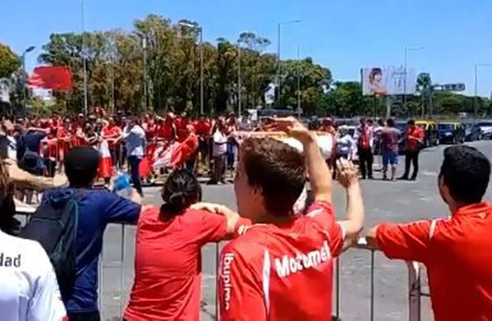 Hinchas de Independiente en Aeroparque.