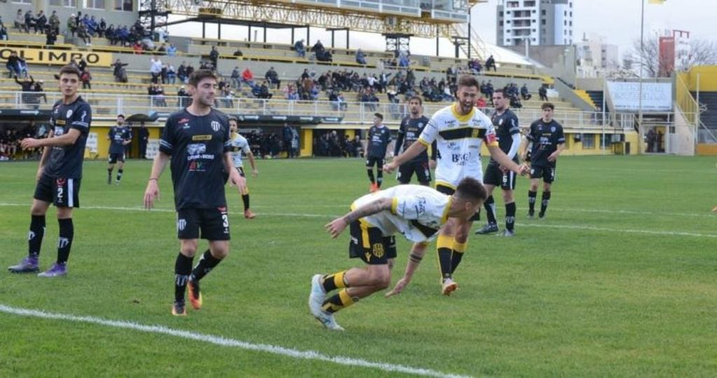 Olimpo superó a Liniers