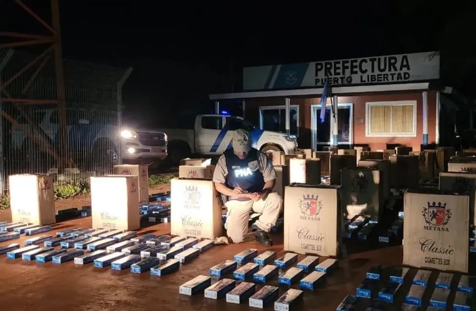 Secuestran millonario cargamento de cigarrillos de contrabando en Puerto Libertad.