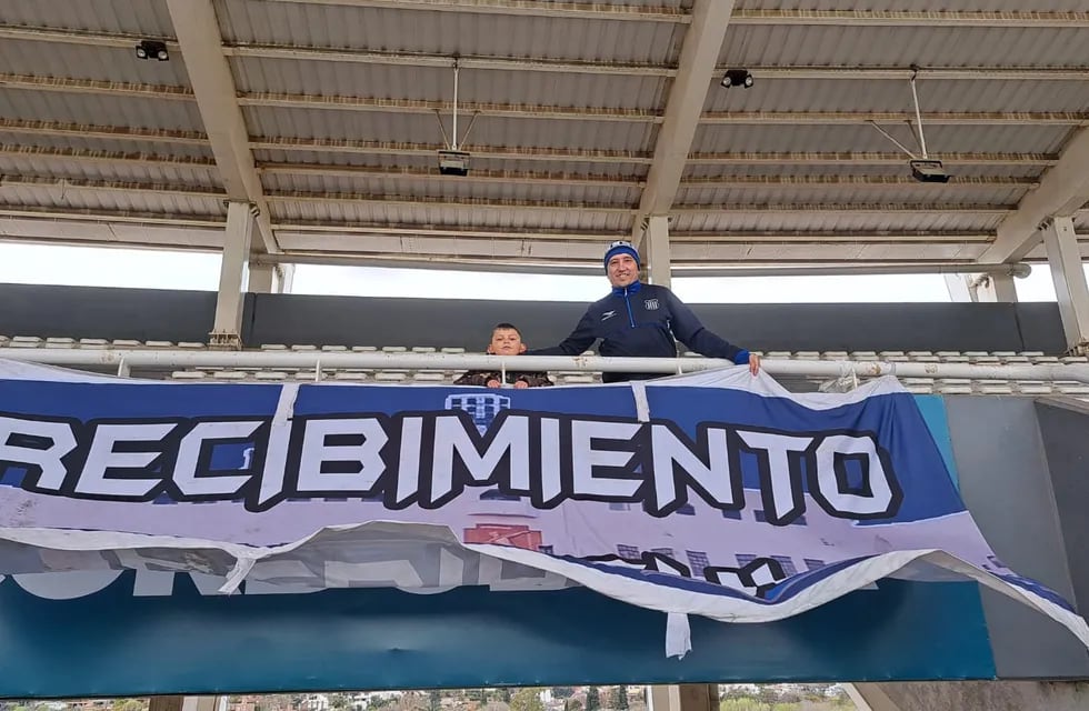 El despliegue de banderas de Talleres en las tribunas del estadio Mario Alberto Kempes cada vez que juega de local.