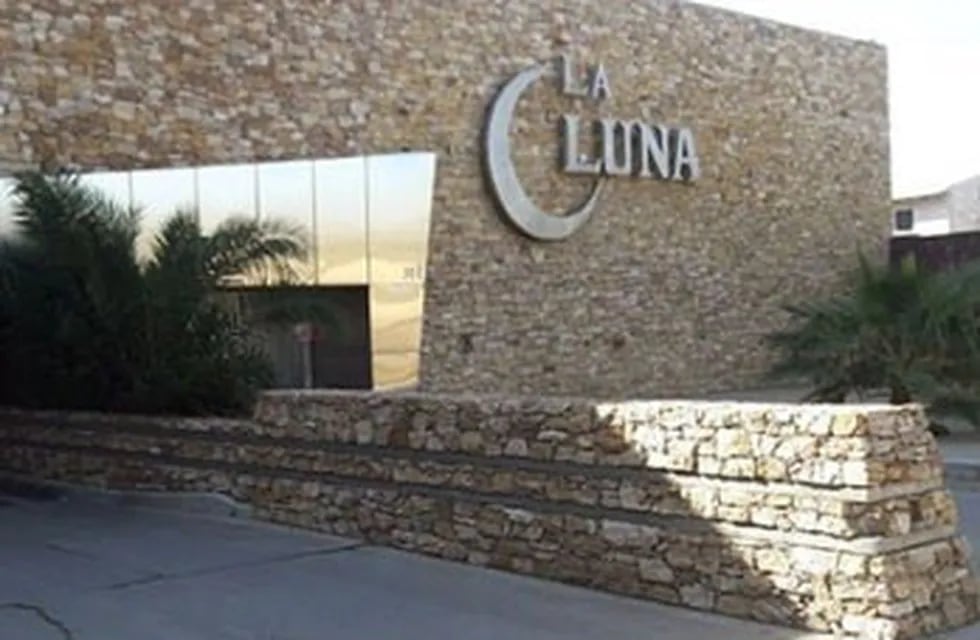 "La Luna", uno de los hoteles alojamientos más famosos de Mendoza y cuyas campañas de marketing y promociones siempre han dado que hablar.