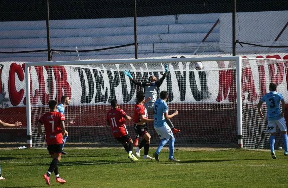 Facundo Castelli, ex Instituto, convirtió el gol del triunfo sobre Estudiantes (Vía País).
