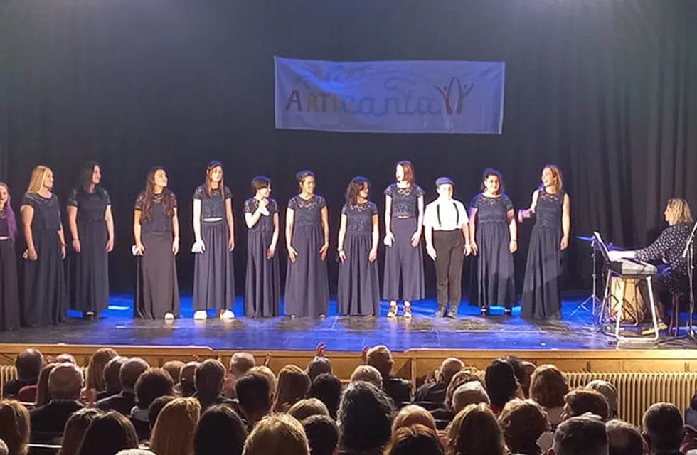 El Coro de Niños y Jovenes de la Municipalidad de Tres Arroyos se presentó en Pigüé