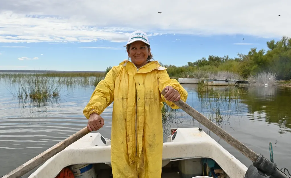 Cecilia Vázquez, pescadora en Río Negro.
