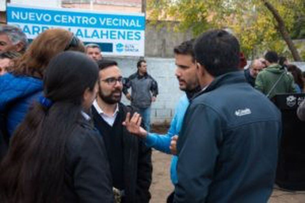 Marcos Torres en la apertura del nuevo Centro Vecinal de Barrio Lalahenes. Alta Gracia.