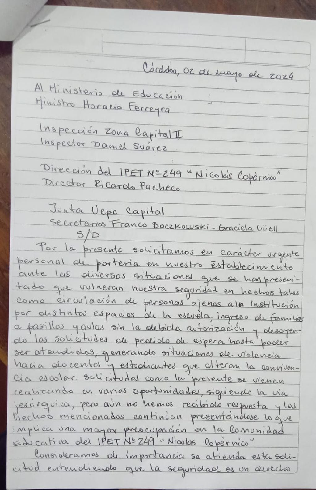 Los pedidos formales de portería que realizó el colegio Nicolás Copérnico de Córdoba.