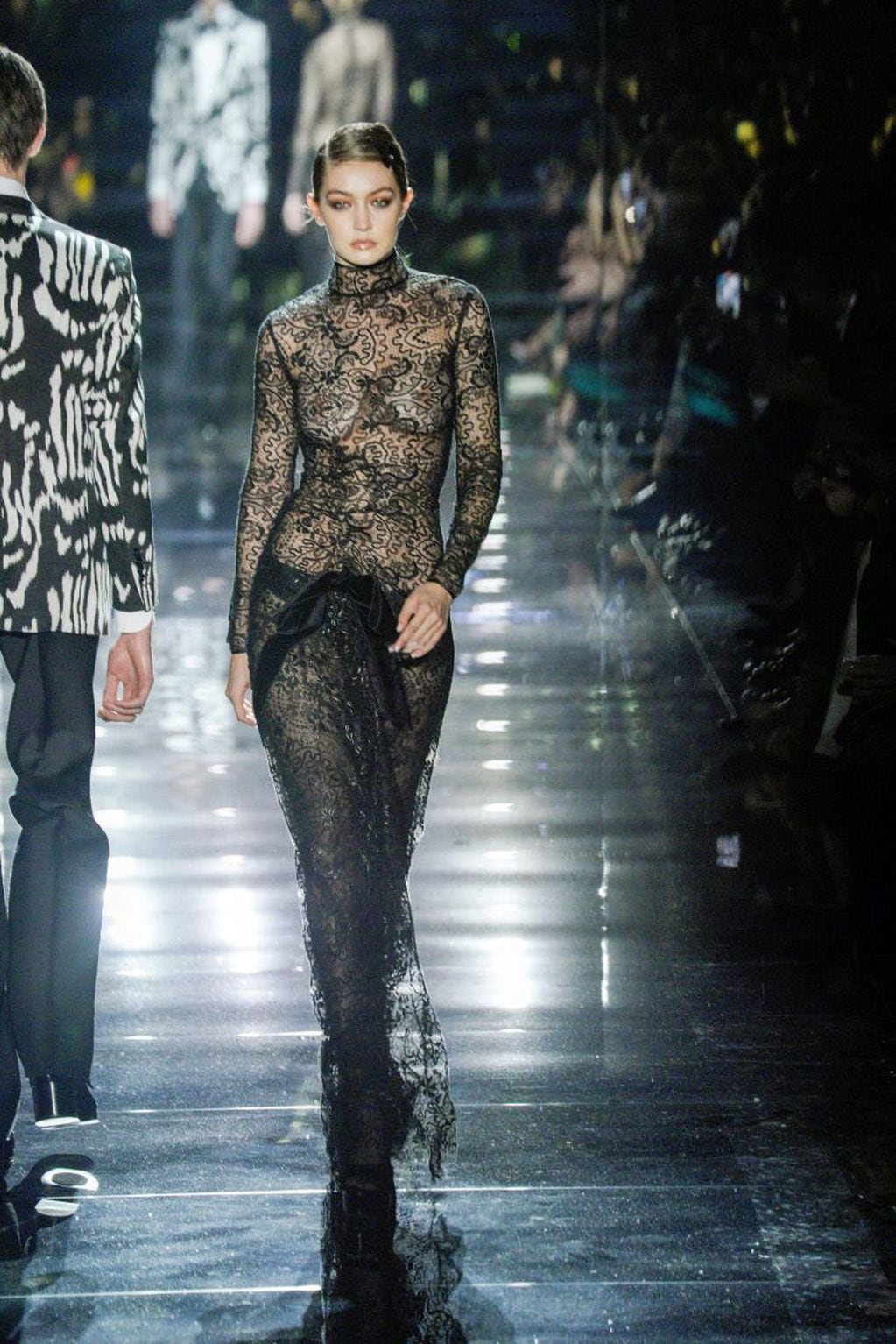 Gigi Hadid en la NY Fashion Week, luciendo a Tom Ford. (Kyle Grillot/Reuters)