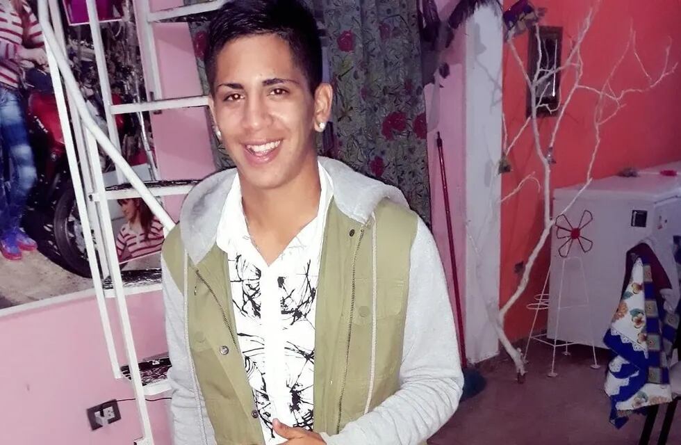 "Charango" tenía 20 años y su familia afirma que dispararon al bulto contra un grupo de personas. (Facebook)