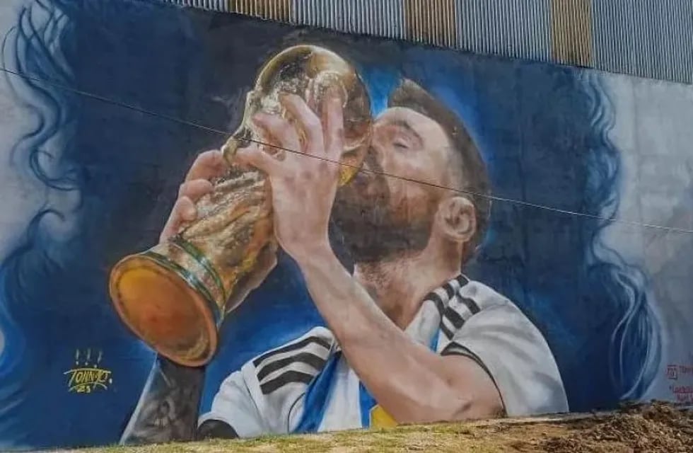 Puerto Esperanza brindó homenaje a Messi con un increíble mural.