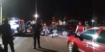 Choque entre un auto y una moto en Jardín América dejó un herido