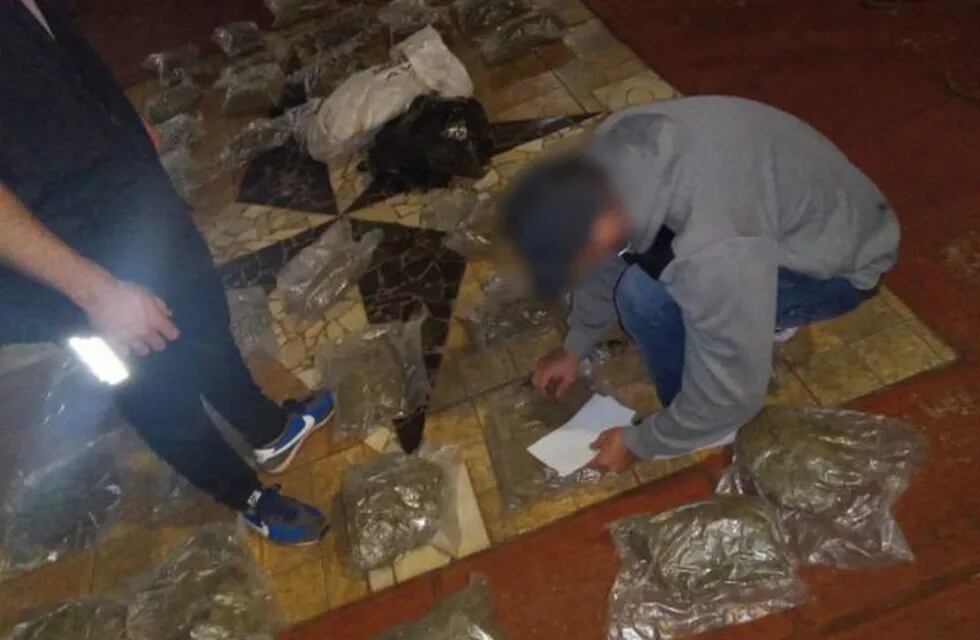 Secuestraron 33 kilogramos de marihuana en Jardín América.