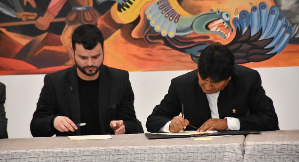 El presidente boliviano Evo Morales promulgó la ley que suprime la obligación que tienen los medios de comunicación para difundir de manera gratuita propaganda electoral y algunas leyes. (Foto R. Martínez Candia)