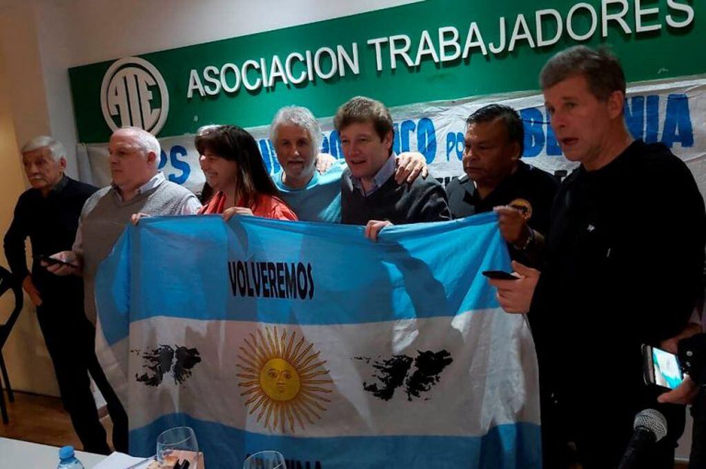 Melella y todo el panel de el foro “La Soberanía para la Argentina que se viene”.