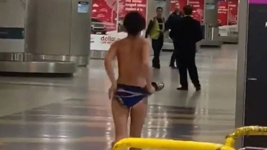 Una mujer se paseó desnuda por el aeropuerto de Miami