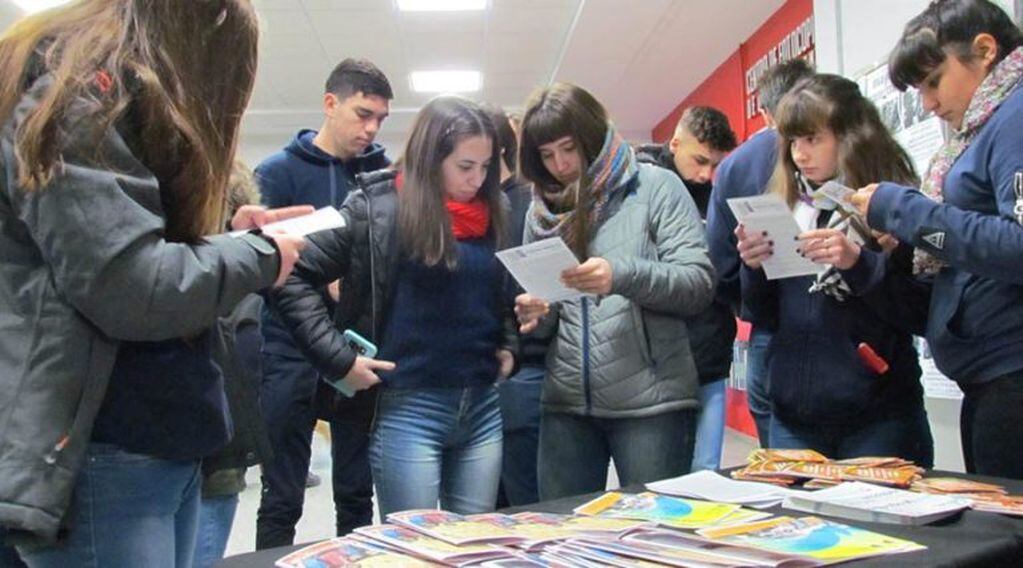 Los estudiantes secundarios de Santa Rosa se informaron sobre la oferta académica (Facebook)